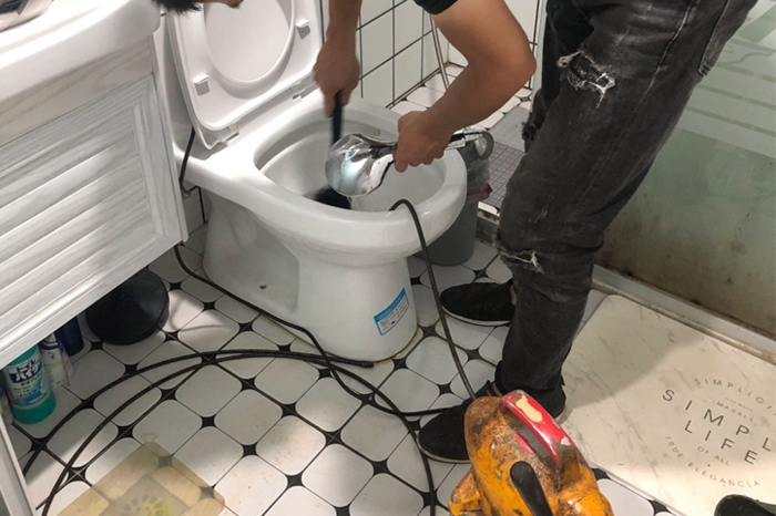 市南马桶堵塞自己疏通还是找师傅?专业上门服务让你省时更省心